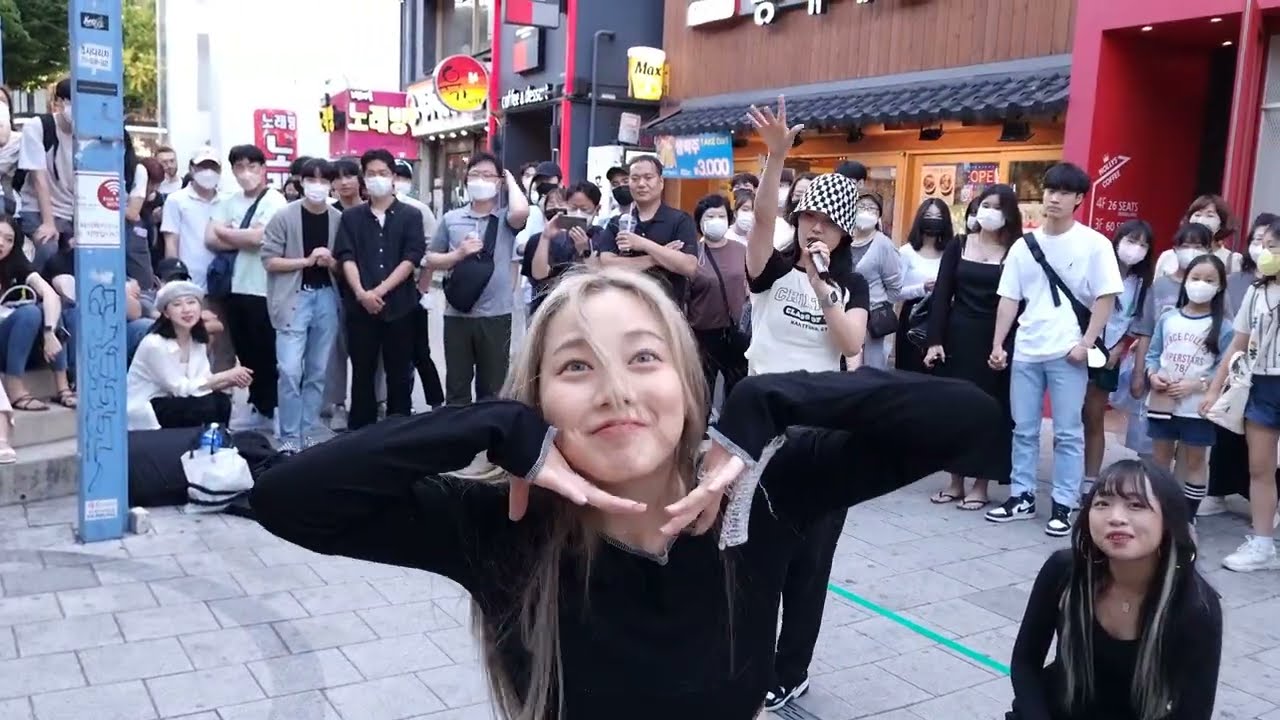 WEDNESDAY. MAJESTY. CUTE CHARMING BUSKING. HONGDAE.