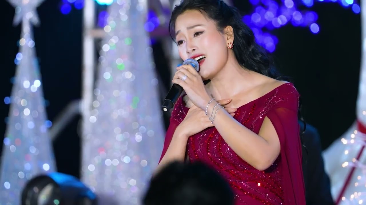 Hai Mùa Noel - Huyền Trang (Trăng Trà Cổ Live Session)