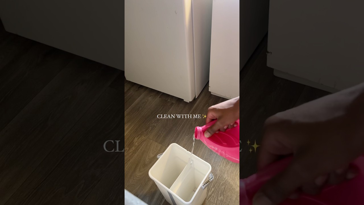 CLEAN WITH ME 🧽 🪣  #cleaning #sahm #contentcreator  #explore