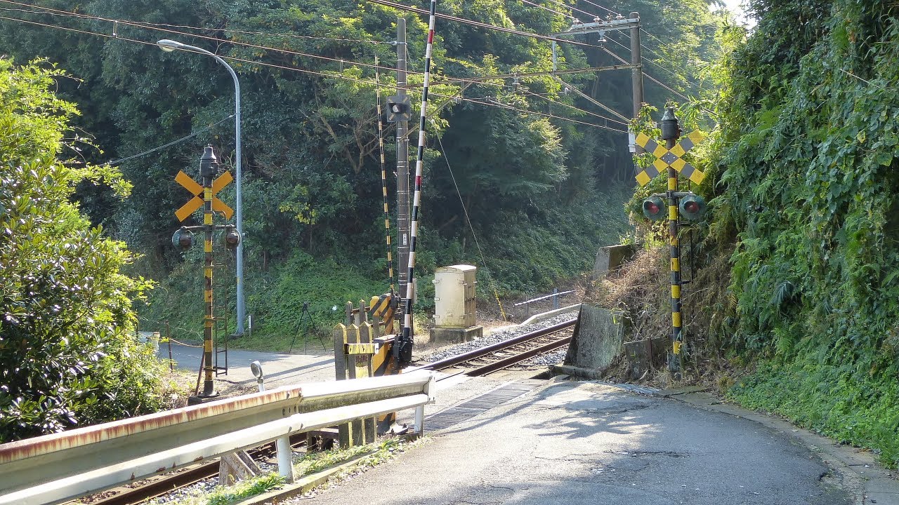 懐かしい音色♪ ｺﾞﾝｸﾞ式踏切  / 三岐鉄道 山城6号踏切 (2)