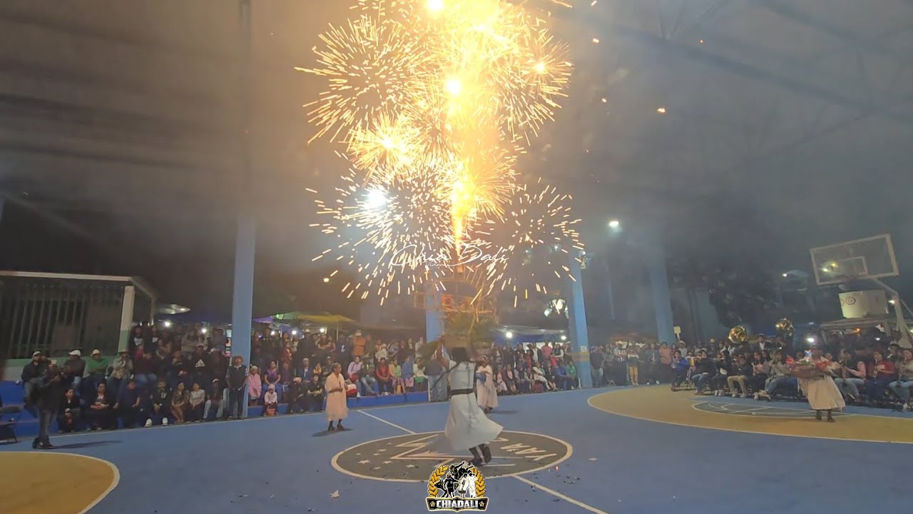 ASI INICIO LA TRADICIONAL CALENDA EN SAN JUAN YATZONA  2025