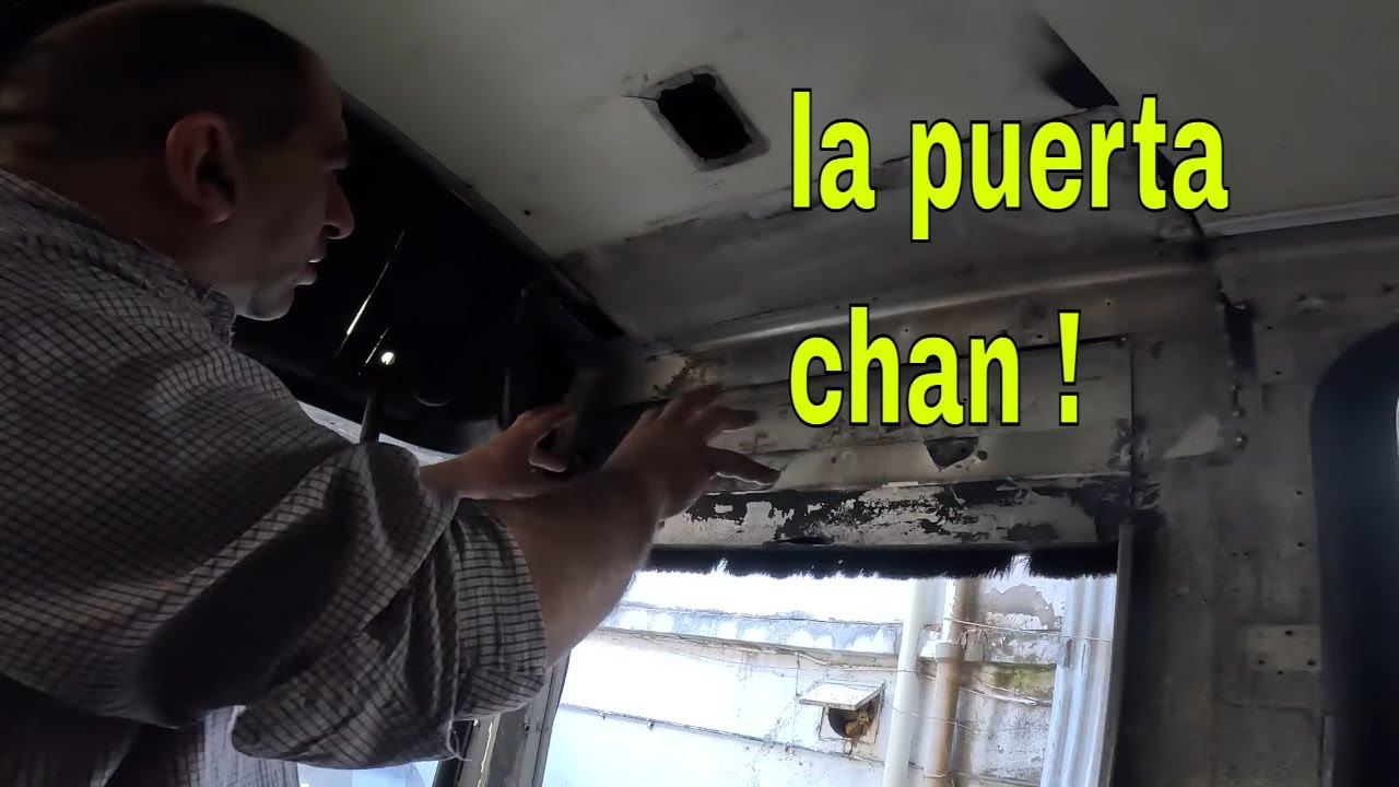 tienemotor )( la puerta de un  Ómnibus muy usado conversión a motorhome