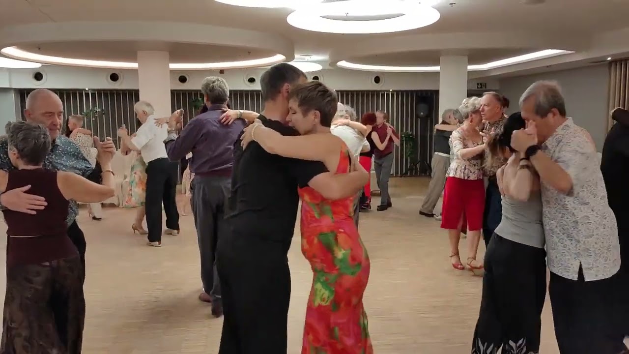 Encuentro Milonguero Rosas de Otoño 2024, 30.11.2024, afternoon milonga, DJ François Romay, pt.1