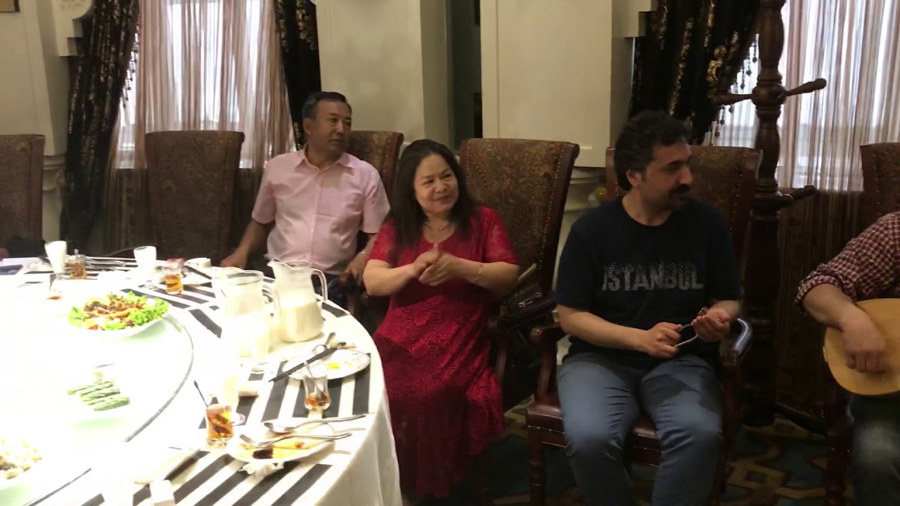 &Ccedil;in Halk Cumhuriyeti Uygur &Ouml;zerk B&ouml;lgesinde Uygurca Leylim Ley T&uuml;rk&uuml;s&uuml;...