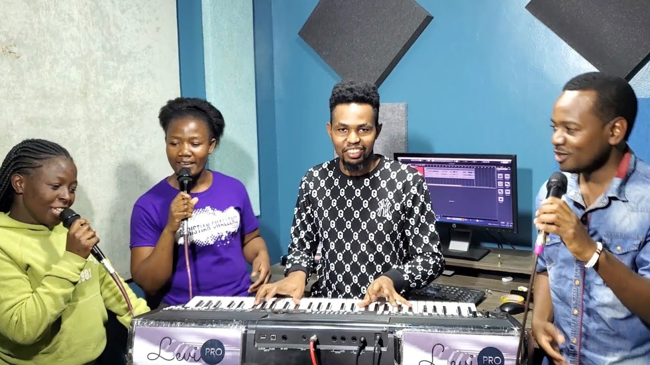 #praiseandworship  NIBEBE, SIMBA WA YUDA ANAGURUMA, EEH YAWEH KUMAMA ,ANAWEZA MWANA WA MUNGU #music