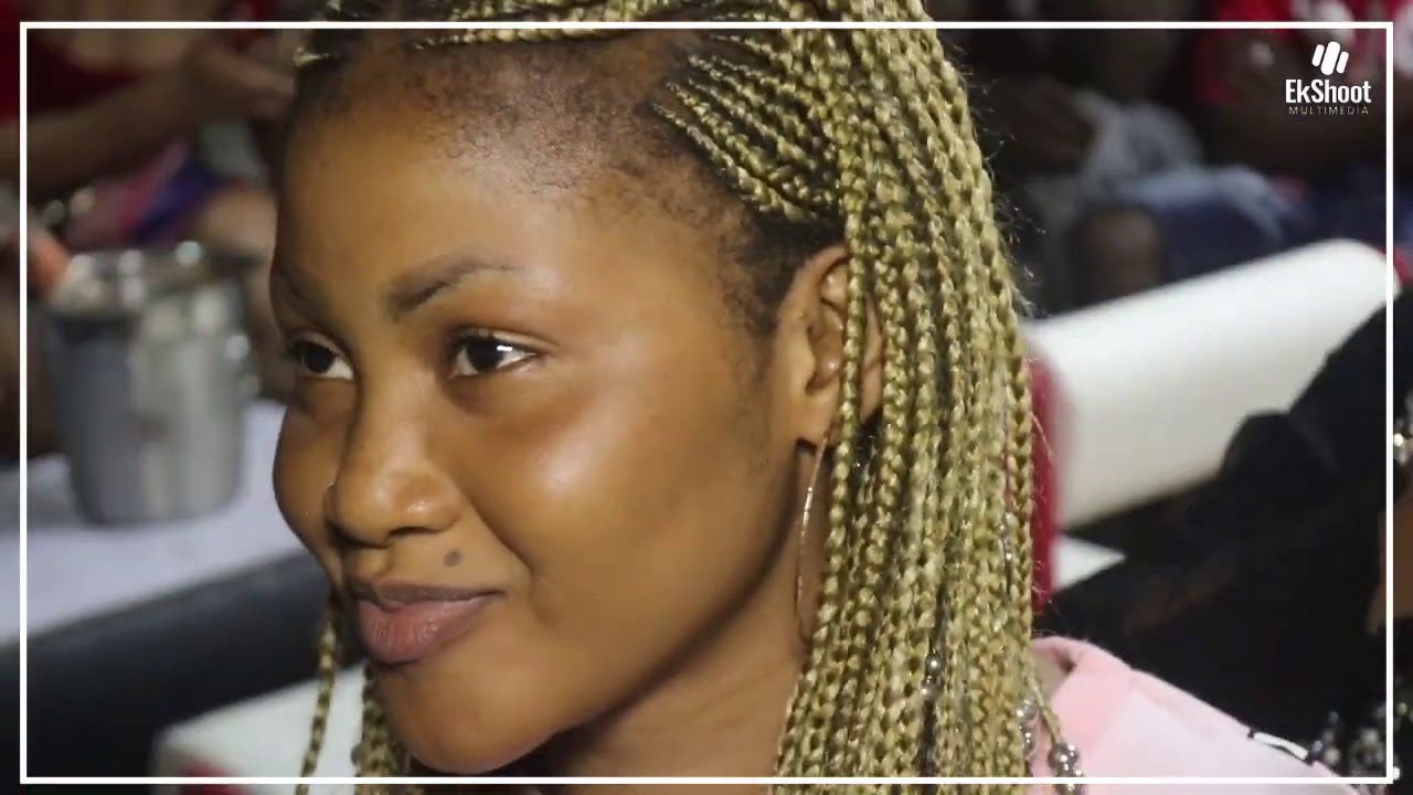 LA FAMILLE SAMOROSSO A LA DEDICACE D'ERIC KOMPRESSOR CHICS DAMES