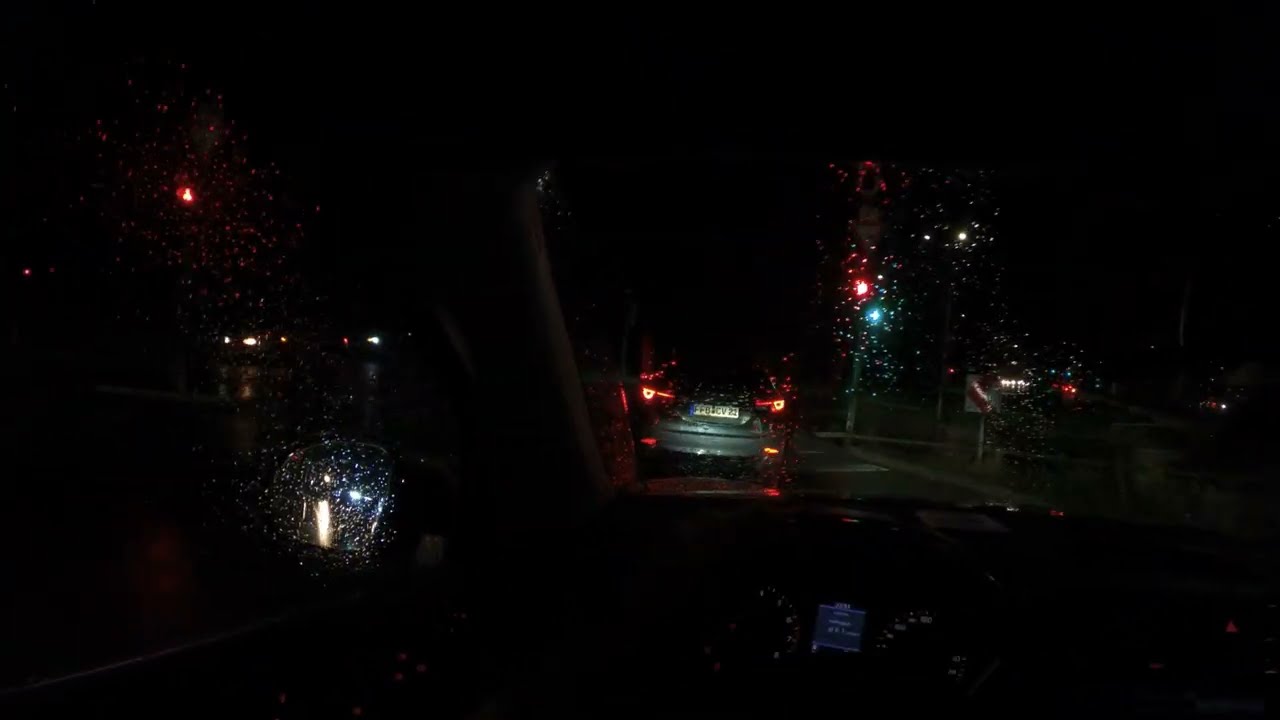 POV Night Drive | Through Rainy Streets with Chill Musik
