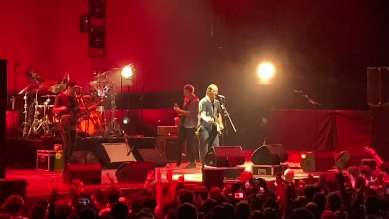 Bu Aşk Beni Yorar - Duman Volkswagen Arena 20.01.2023