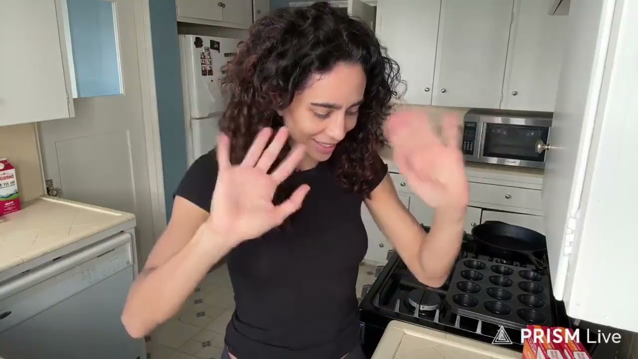 Morgan's twitch live- Baking cupcakes 🧁 😊 & got ready to 👀 the super bowl 🏈  08/02/26