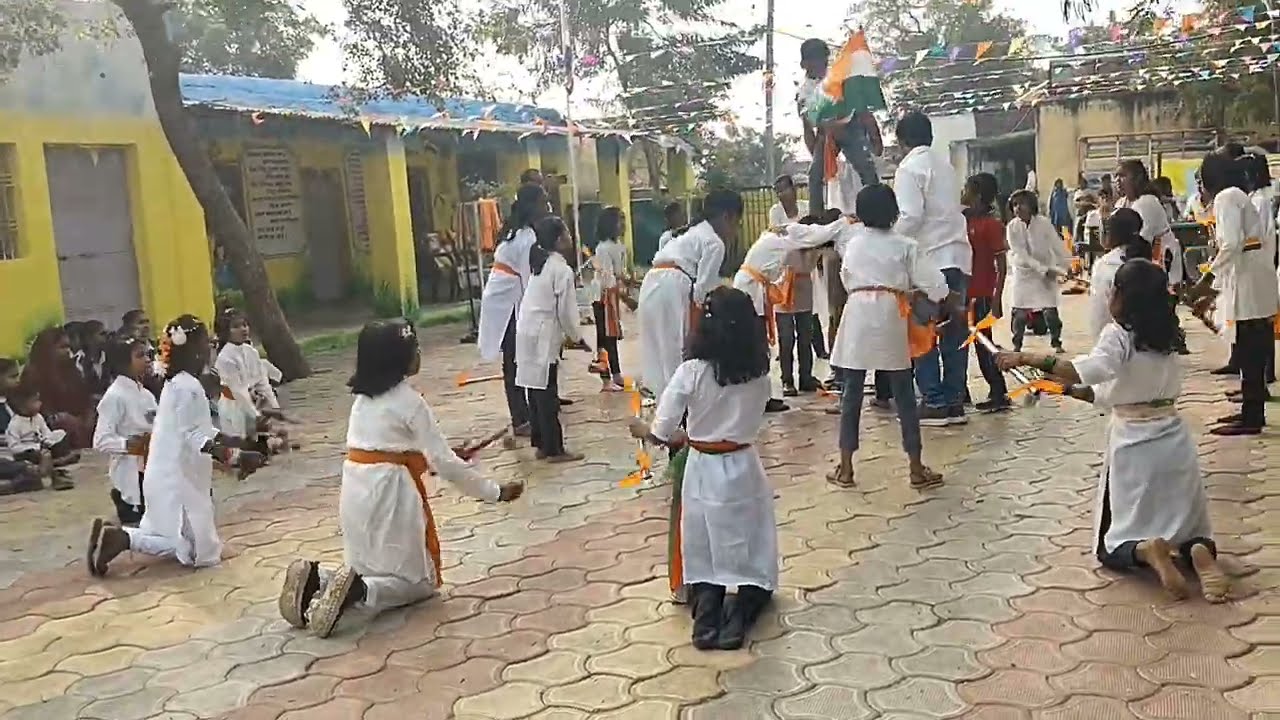 लेझीम डान्स... Sandese_Aate_Hai #Lezim dance @NITINEDUTECH 
