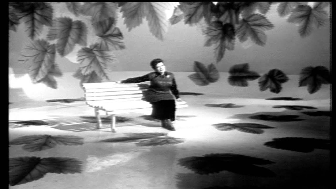 Ioana Radu - Și &icirc;n chioșc fanfara c&acirc;nta