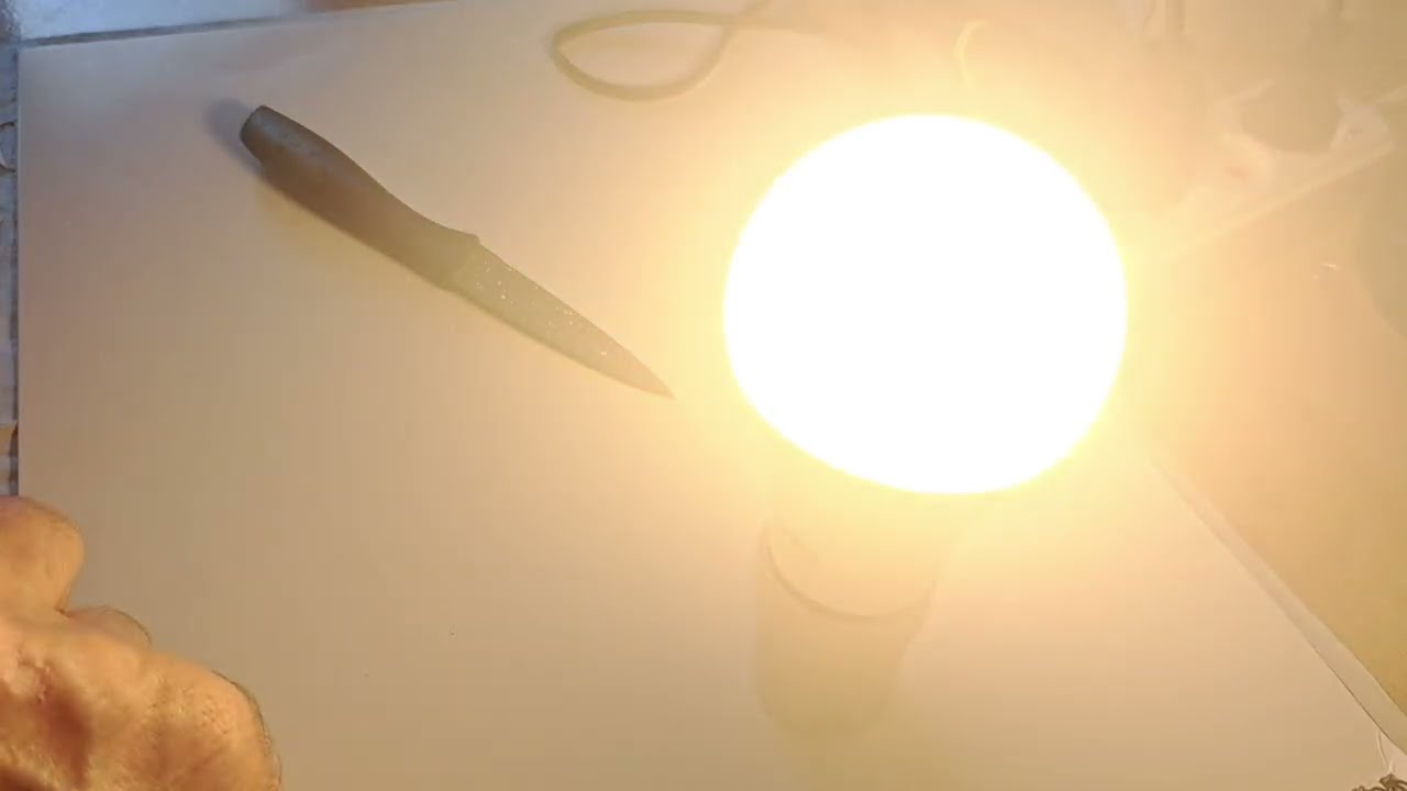 ПОЧУМУ  СВЕТОДИОДНАЯ  ЛАМПОЧКА МОРГАЕТ. 💡 