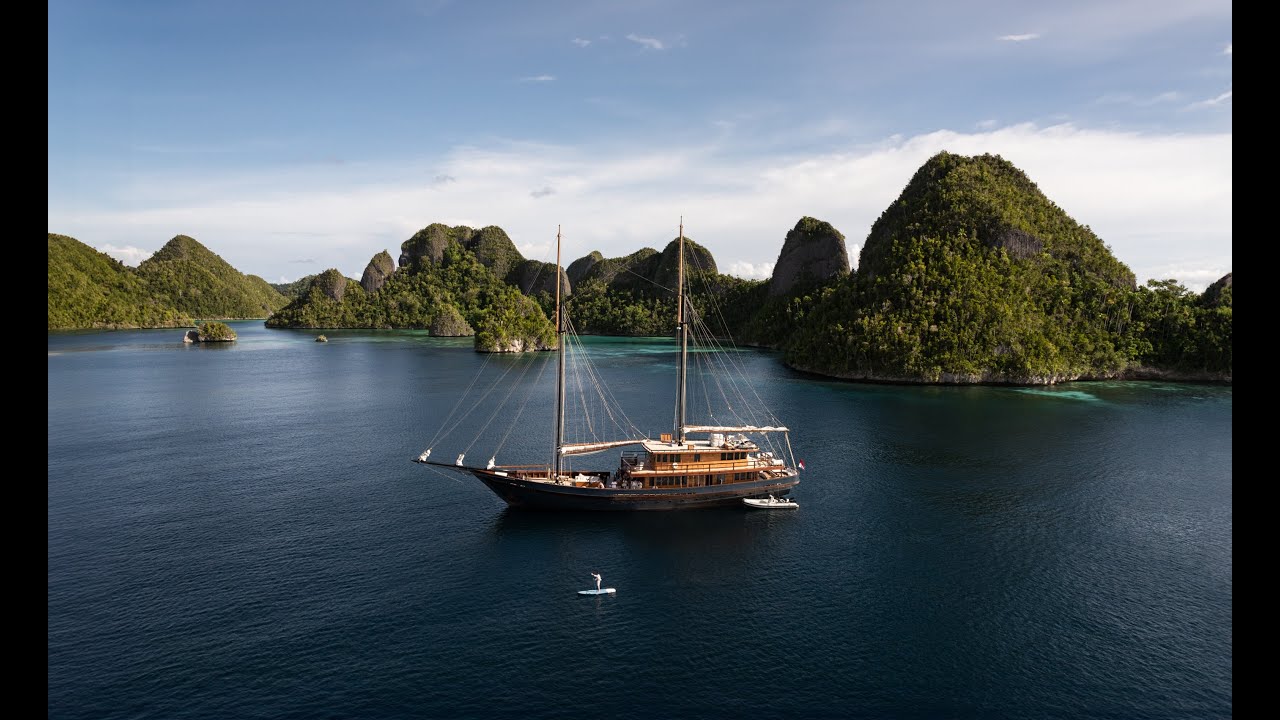Sailing Yacht Vela - Explore Raja Ampat