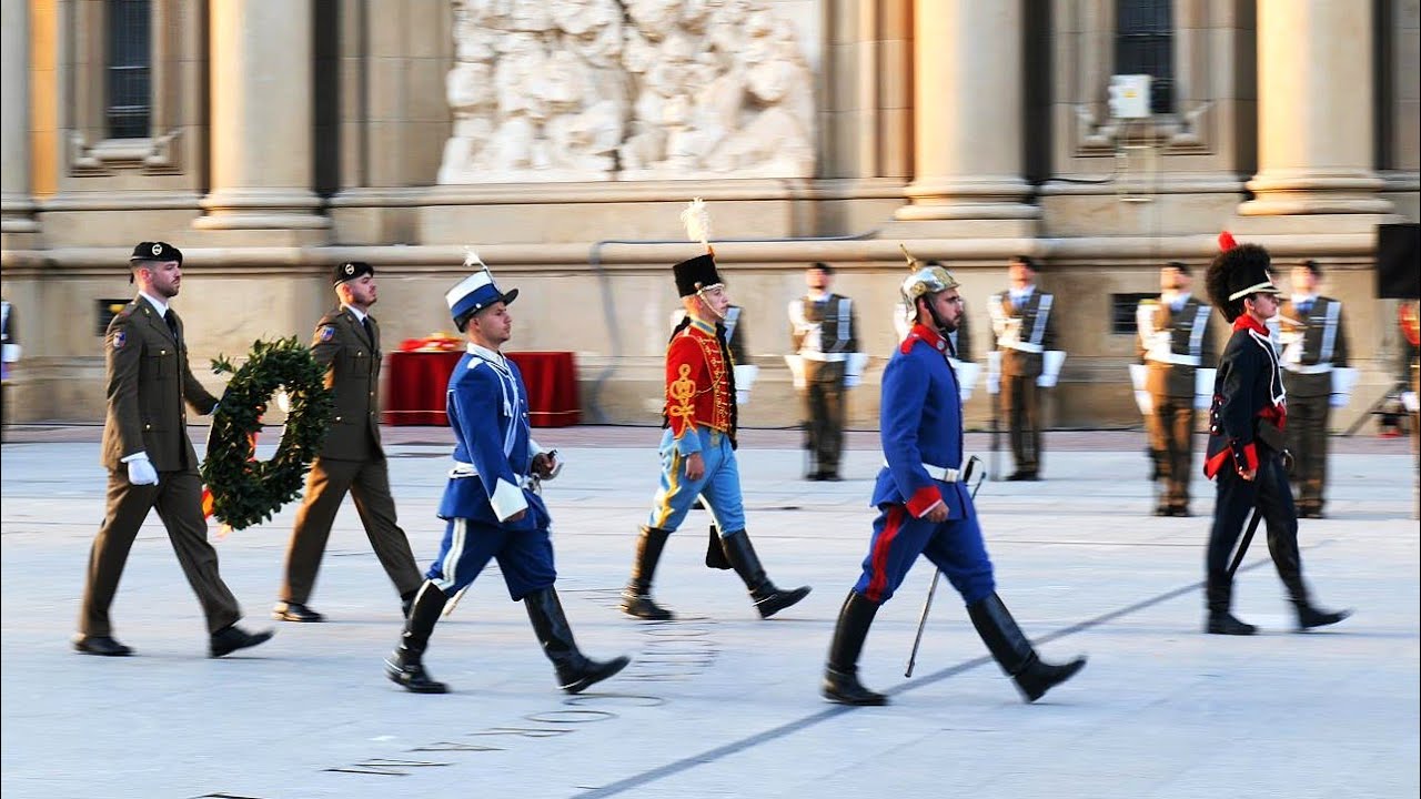 Día de las Fuerzas armadas Zaragoza 2025 arriado de bandera