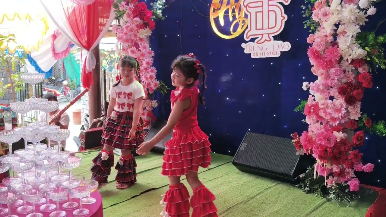 Nhóm nhảy Kids Ếch ngoài đáy giếng