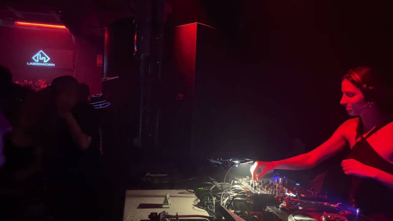 Ogazon en Nude @ LASOCIACIØN