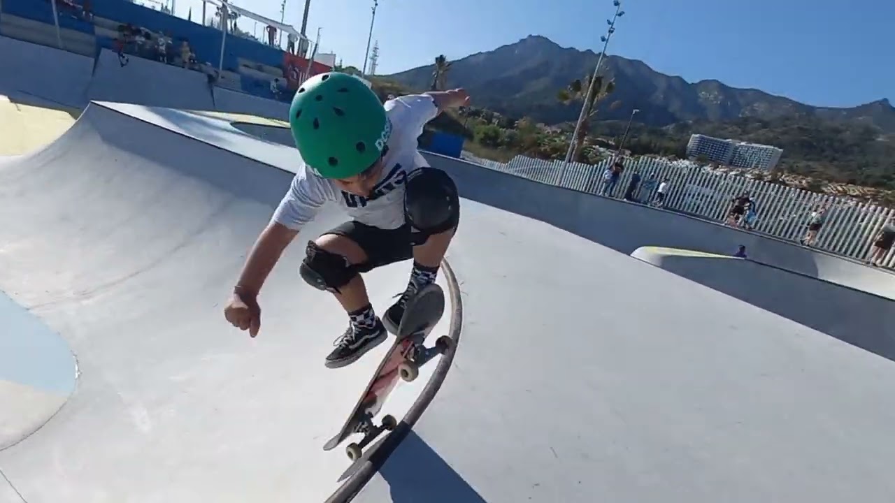 Patinando a Tope por el nuevo Skatepark de ( Marbella )