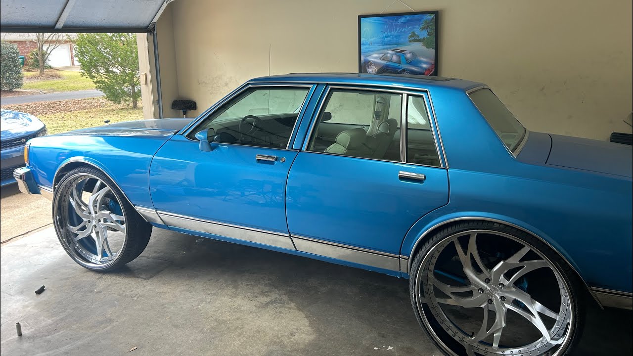 Got the tire put on the new 28s!!!! Test fitting!!!!
