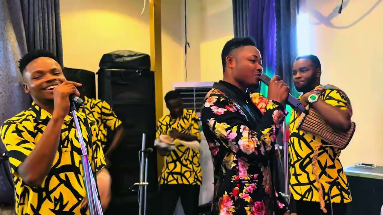 Olabest live on stage