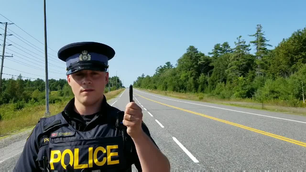 Video: Officer hides motorcycle behind pen