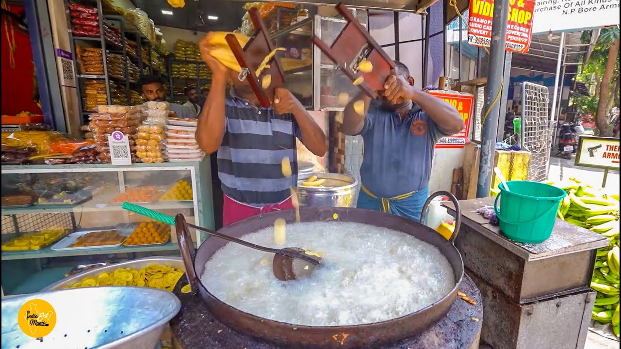 Kerala Most Viral 24 Carat Gold Coins Wale Banana Chips Making Process Rs 190 Only l Kochi Food Tour