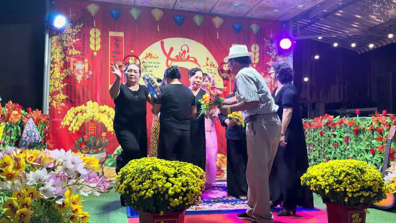 Chung một bến đò & cô hương 