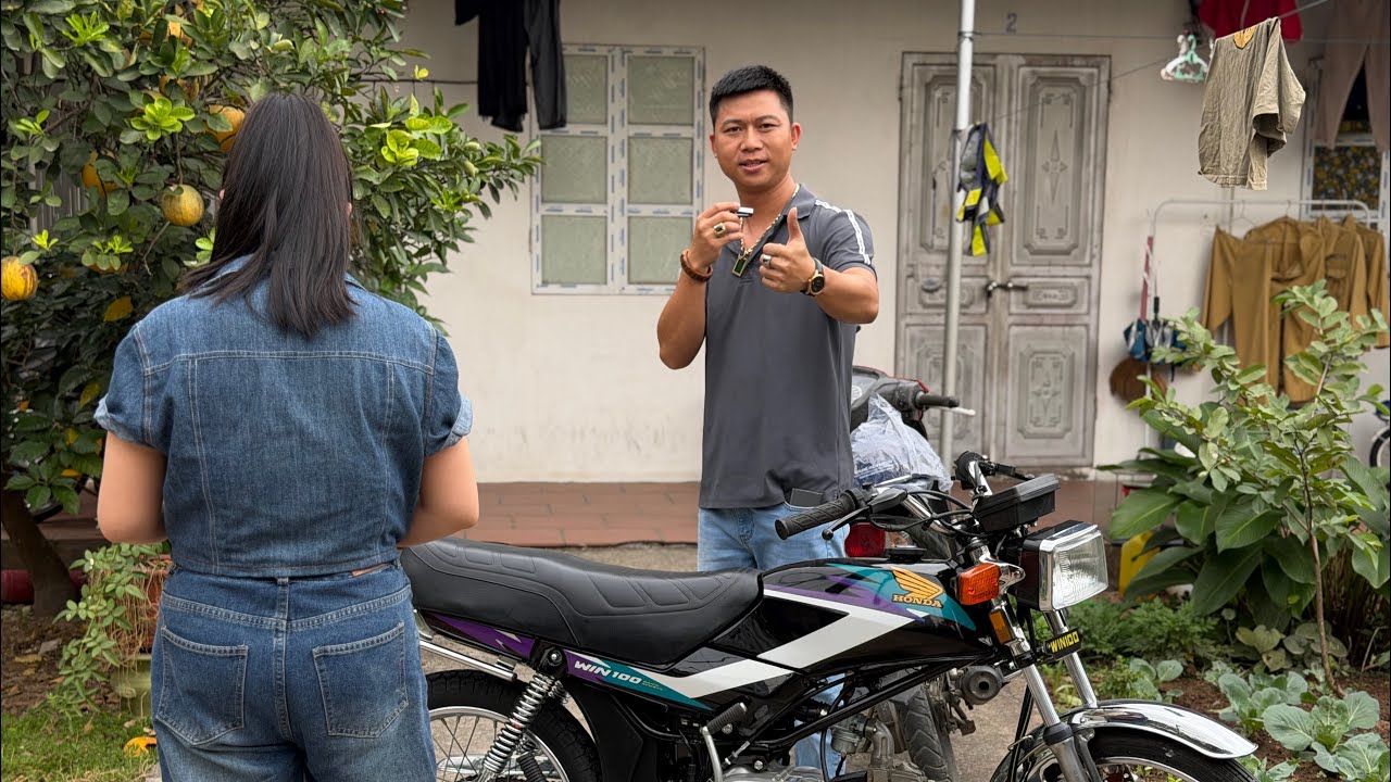 Giao win 100 honda tân nhà chị gái sóc Sơn ktra đi thử ok trả tiền ạ bjo e giao tiếp xe thứ 2 ạ