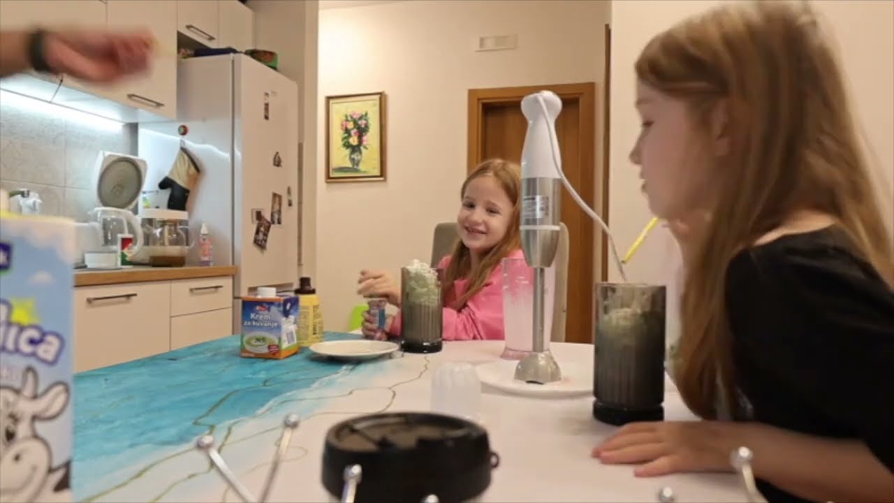 Making a Milkshake with Dad | Sonya & Dasha’s Sweet Family Moment