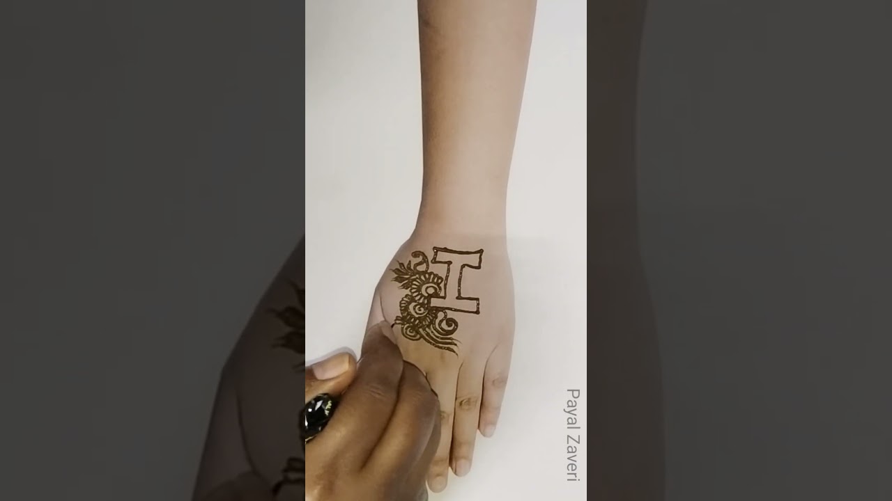 Easy I letter mehndi design 
