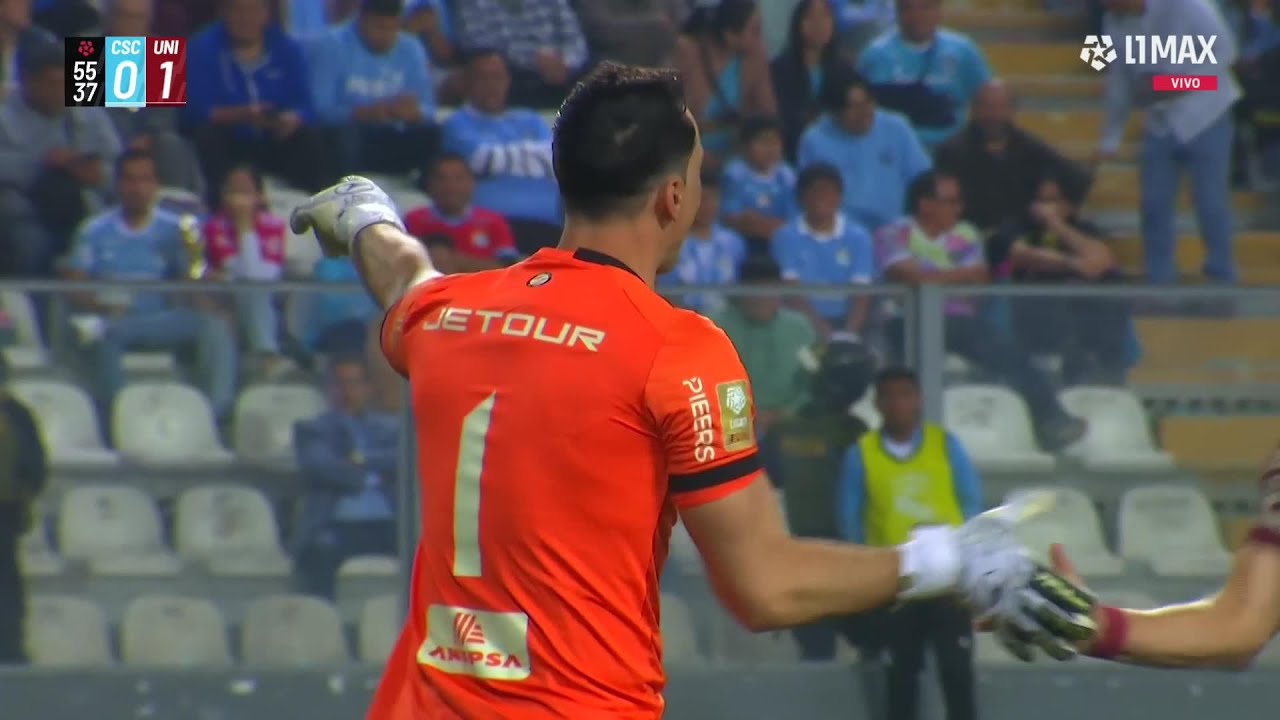 Yotun casi le anota un golazo a Britos | Sporting Cristal vs Universitario