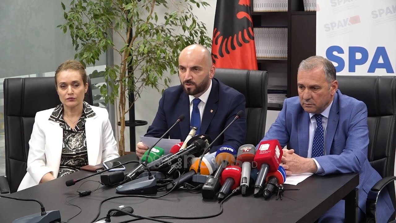 Dekonspirim n&euml; polici, AMP del duarbosh nuk po zbulon polic&euml;t e &ldquo;shitur&rdquo;