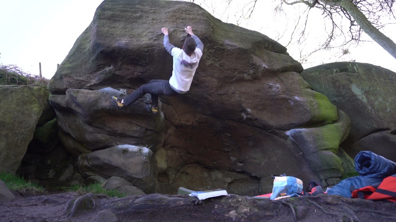 Razor Roof 6C - Cratcliffe - Peak District Bouldering