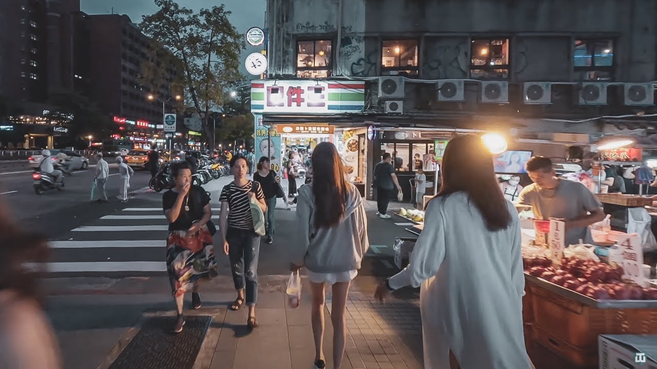 [4K] Evening walk from MRT GONGGUAN Station to Treasure Hill Artist Village in Taipei, Twaiwn.漫步寶藏巖