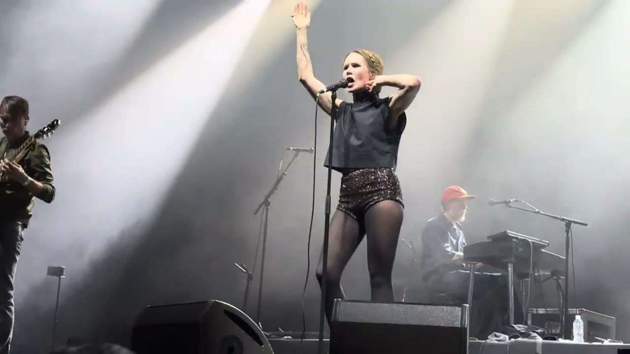 The Cardigans - Iron Man (Black Sabbath Cover). Live 2026 CDMX