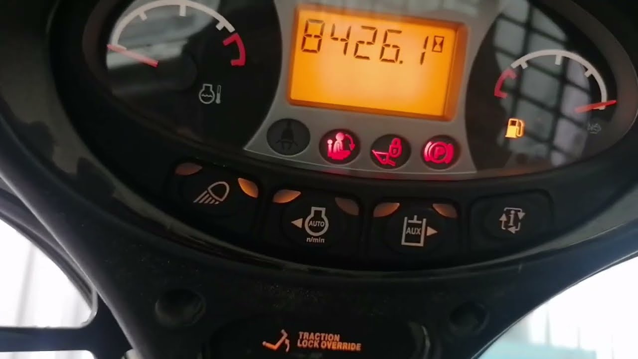 MINICARGADOR BOBCAT S650 CON FALLA DE ELEVACION DE LA PALA HIDRÁULICA