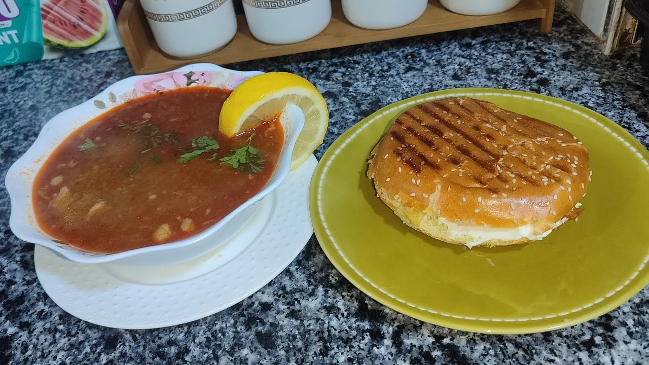 جبتلكم ريحت رمضان شربة فريك  تاع امي على اصولها بدون خضار تجي بنينة كي لعسل 😋😋😋🇩🇿🇩🇿