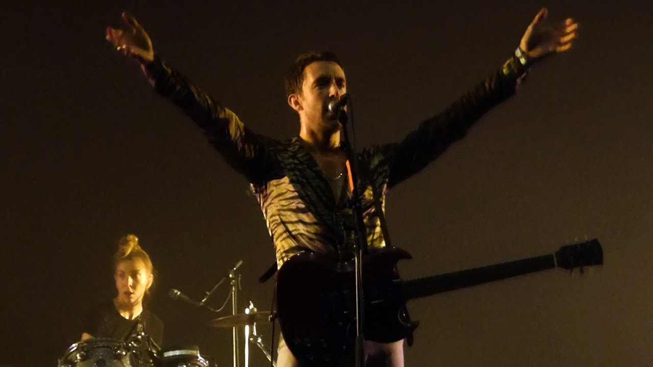 Miles Kane - Hot Stuff (Donna Summer) [Live at Lowlands 2018]