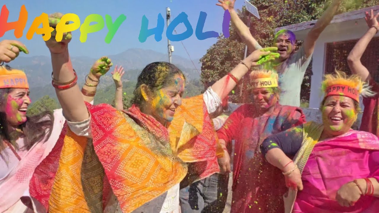 इस बार की होली सभी के साथ गाँव में बड़े ही मजे से मनाई।।होली की हार्दिक शुभकामनाएं।।soni_gusain2381 