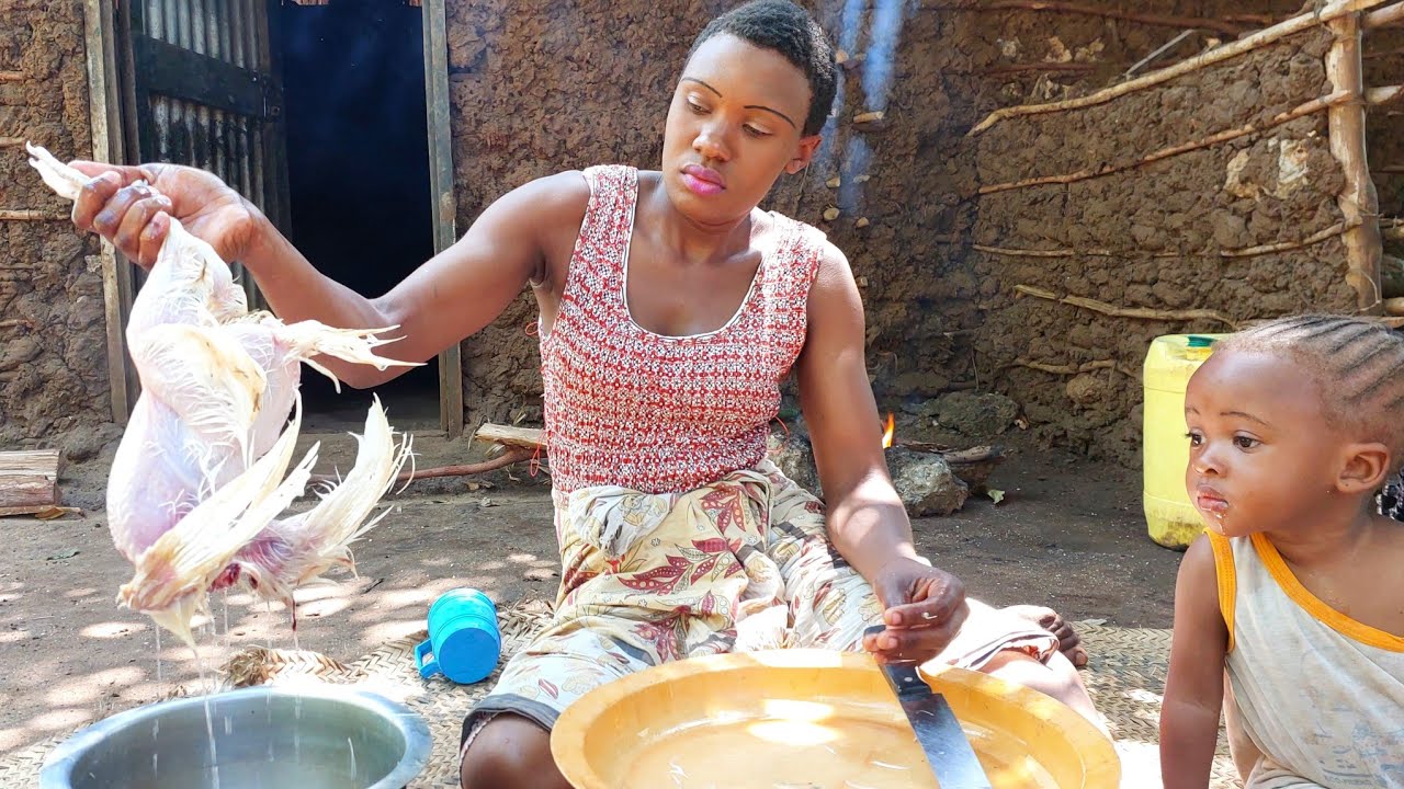 Our Most Beautiful Young Single Mom Cooks Delicious African Village Style Chicken Curry/Village Life