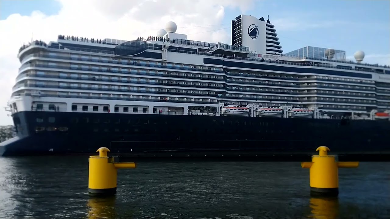 Rotterdam (HAL) and Bolette (Fred Olsen, former Amsterdam of HAL) depart the port of Amsterdam, 2022