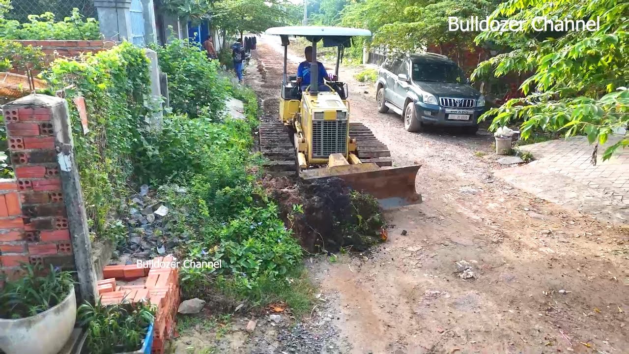 A Clean Project Landfill On Water & Making Road Village by Dozer D31P With Truck