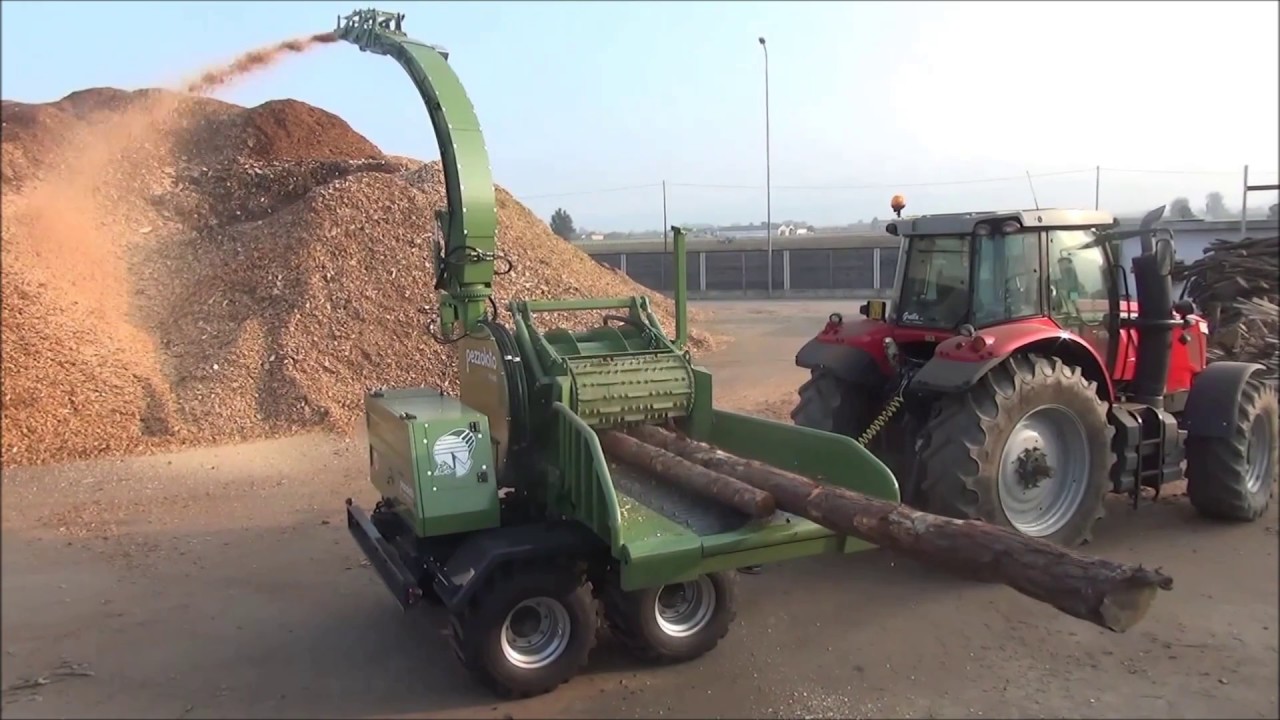 PEZZOLATO PTH 900 - Cippatore a tamburo / Drum chipper powered by 260 Hp M. FERGUSON's tractor PTO