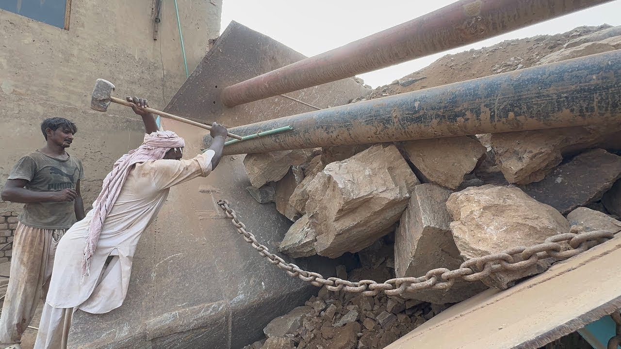 &ldquo;Hopper Jammed! Crushing Giant Rocks with Extreme Machine Power 💥 | Stone Crusher in Action