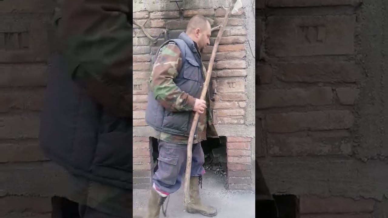 Pečenje praseta u furuni, Badnji Dan 2022.