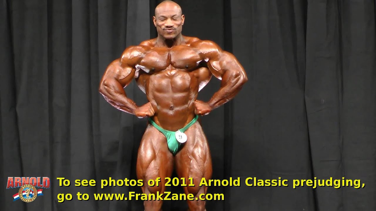 2011 Arnold Classic - prejudging - Dexter Jackson