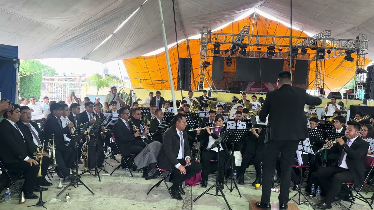 Shanghai compositor Oscar Navarro Banda Sinfónica Sixto López 