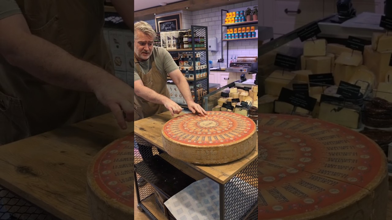 Ponad 30 kg czystego, pysznego alpejskiego sera! #Gruy&egrave;re #AlpejskiSer #WielkiSer #Ser