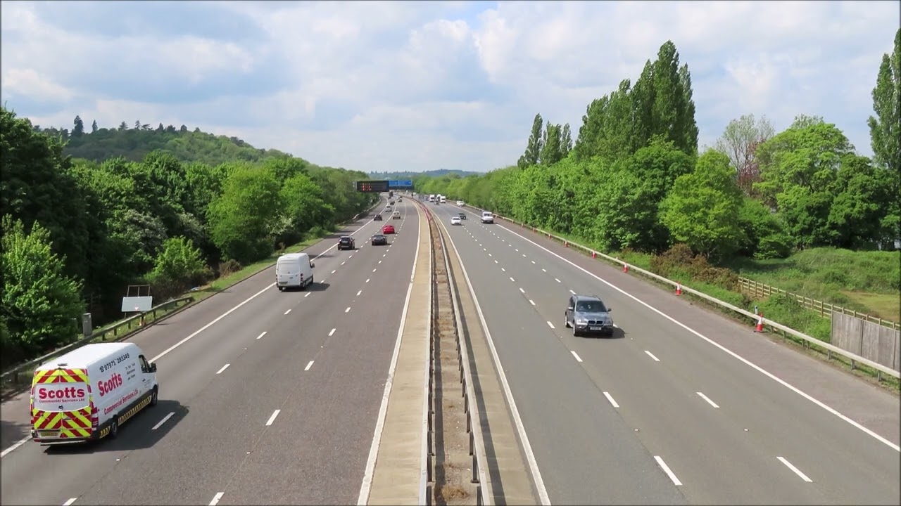 M3 Motorway Cam - The View From Staines Road - Chertsey, Surrey, UK - May 2022 | kittikoko #m3