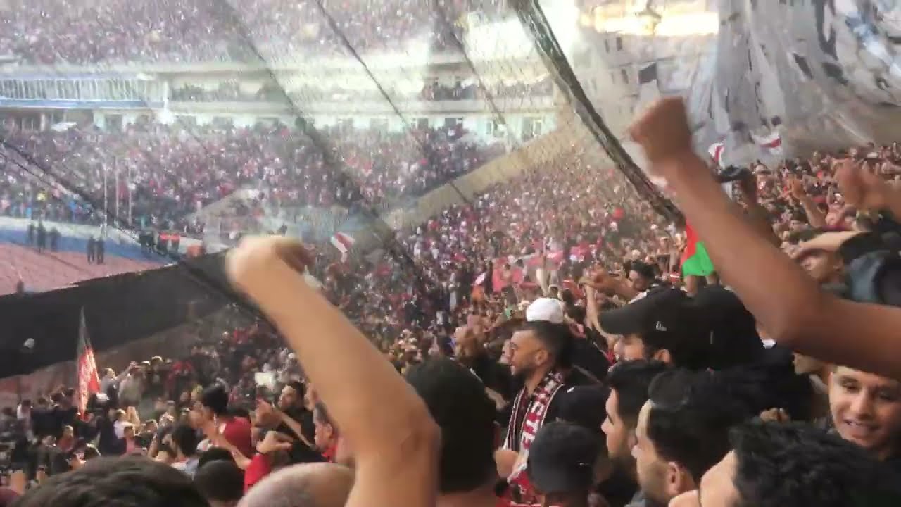 جماهير النادي الافريقي من تحت الtifo🤫(اجواء هستيرية)