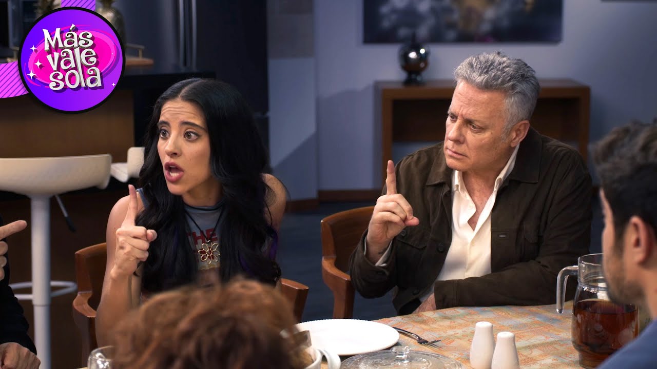 Pilar descubre que Valentina está en contra de Plaza Fifí Shopping | Más Vale Sola 2/4 | C3 - T1